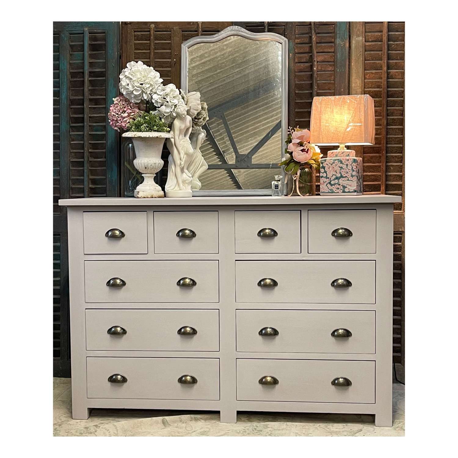 Double set of drawers