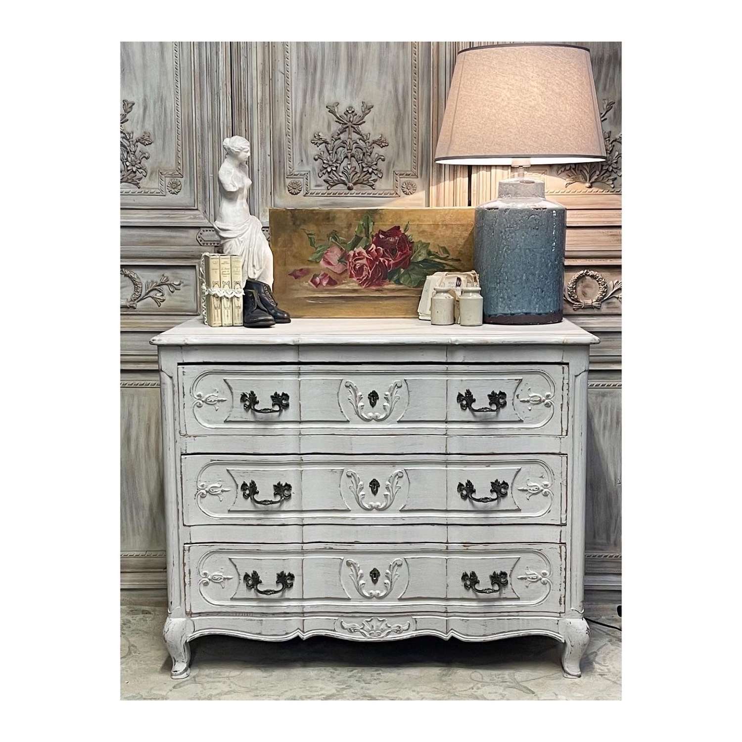 French painted chest of drawers