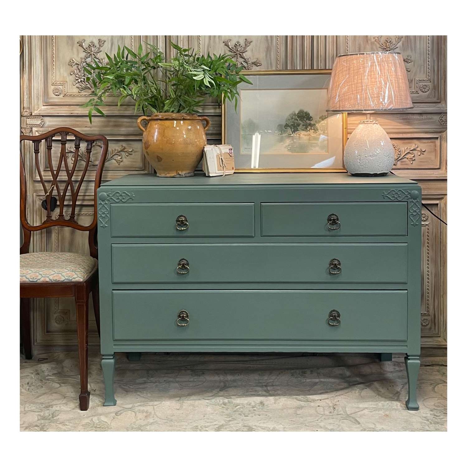 Antique chest of drawers in green smoke