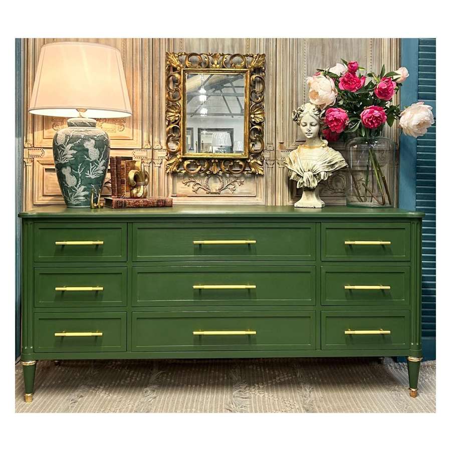 Elegant Chest Of 9 Drawers In Lush Green ‘Beverly ‘
